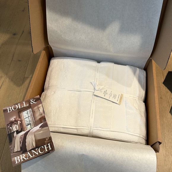 Boll & Branch Other - *New* Boll & Branch Plush Bath Towel Set in White